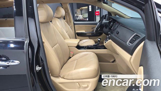 Kia Canival 2018 — photo 17