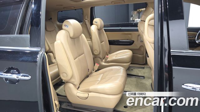 Kia Canival 2018 — photo 18