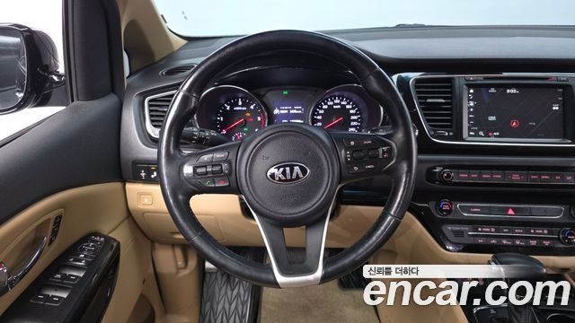 Kia Canival 2018 — photo 19