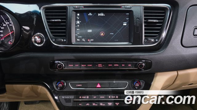 Kia Canival 2018 — photo 20