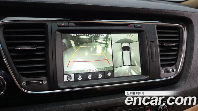 Kia Canival 2018 — photo 21