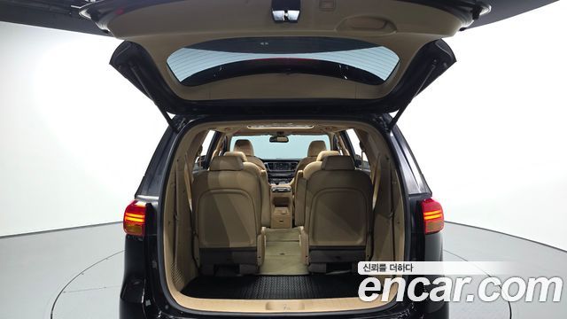Kia Canival 2018 — photo 26