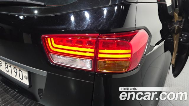 Kia Canival 2018 — photo 9