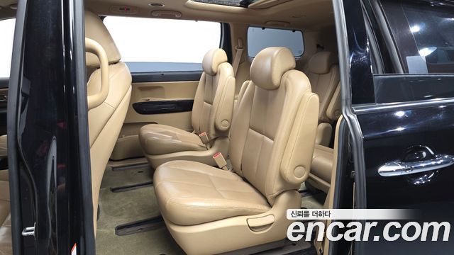 Kia Canival 2018 — photo 16