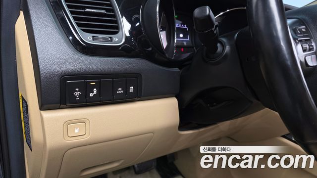 Kia Canival 2018 — photo 32