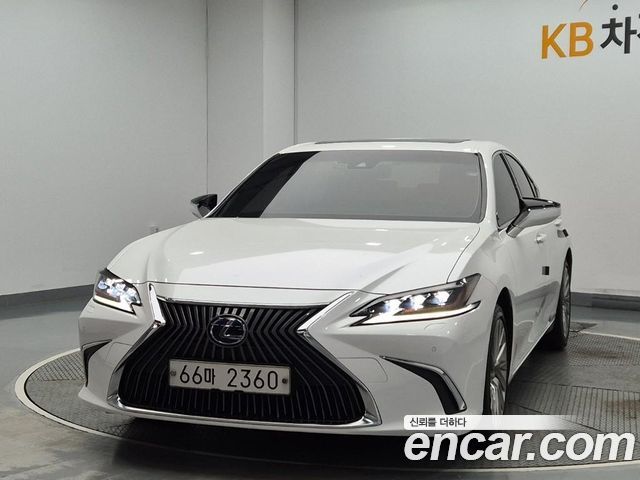 Lexus ES 2019 — photo 4
