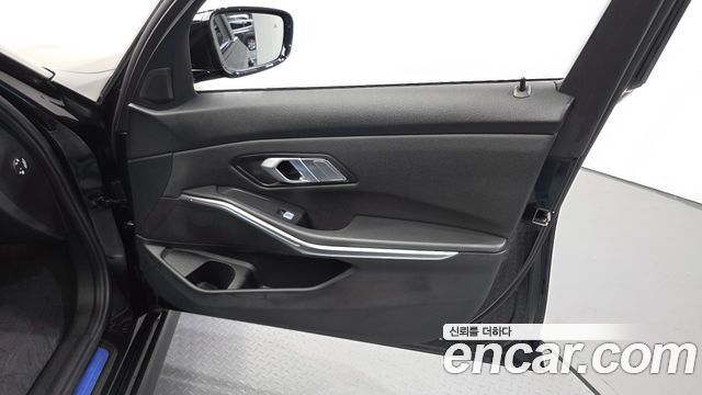 BMW 3-Series 2026 — photo 14