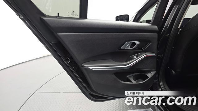 BMW 3-Series 2026 — photo 15