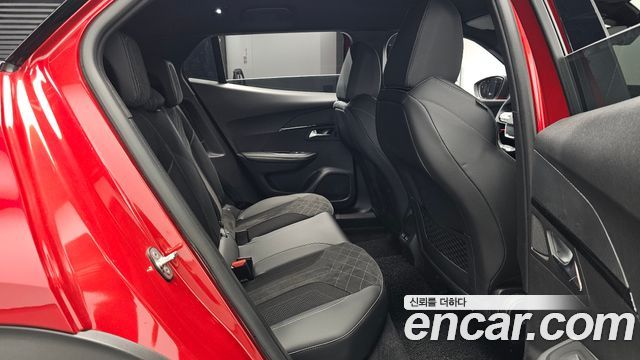Peugeot 2008 2023 — photo 17