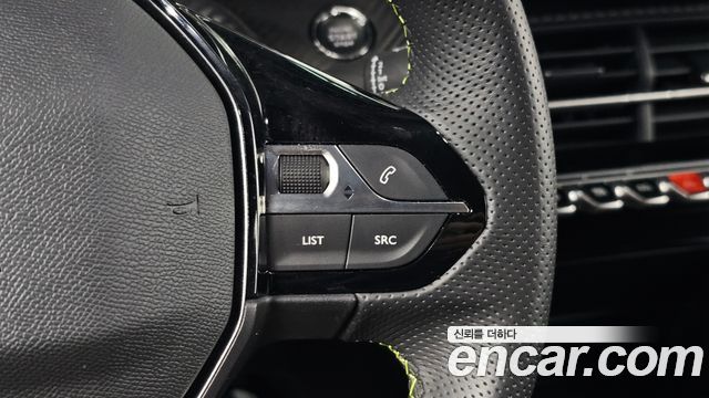 Peugeot 2008 2023 — photo 21