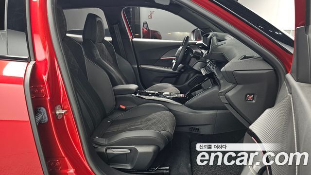Peugeot 2008 2023 — photo 16