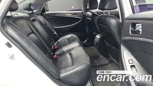 Hyundai Sonata 2014 — photo 17