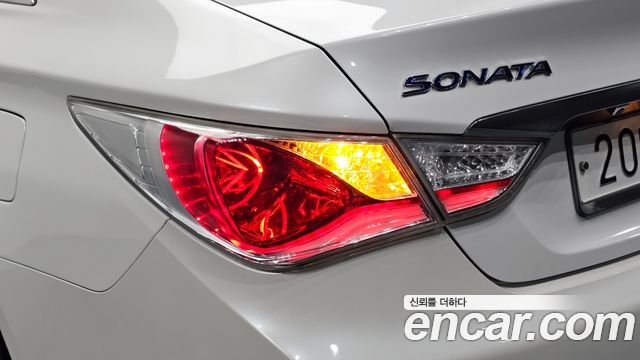Hyundai Sonata 2014 — photo 9
