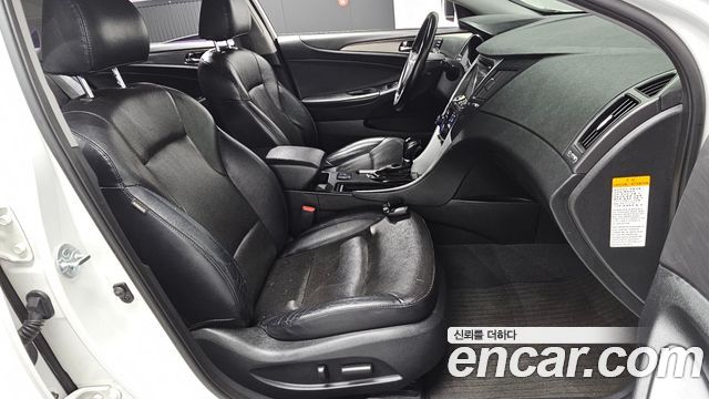 Hyundai Sonata 2014 — photo 16