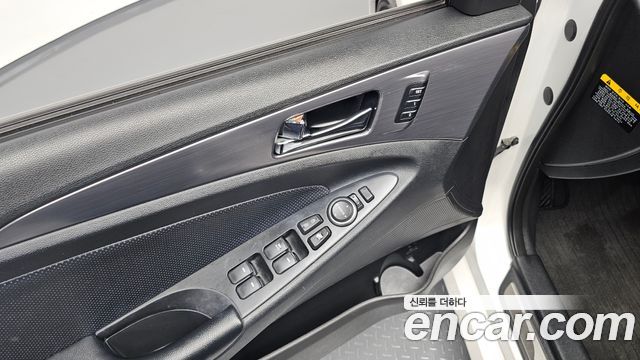 Hyundai Sonata 2014 — photo 33