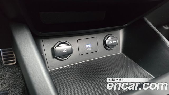 Hyundai Kona 2022 — photo 28
