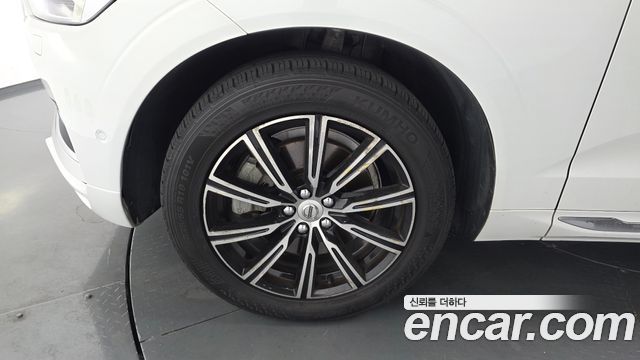 Volvo XC60 2018 — photo 5