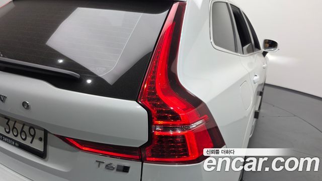 Volvo XC60 2018 — photo 9