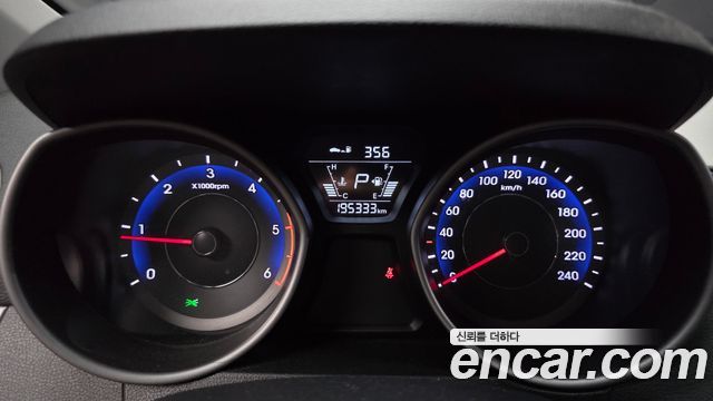 Hyundai AVANTE 2014 — photo 8