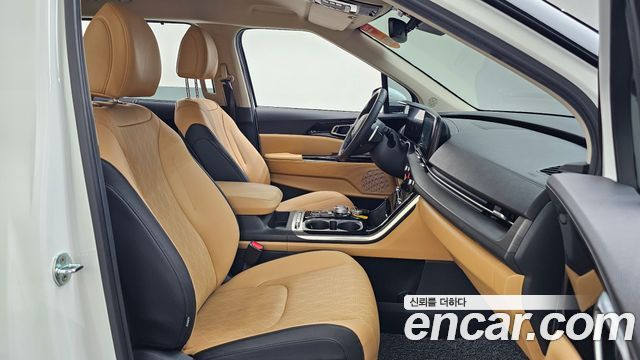 Kia Canival 2023 — photo 17