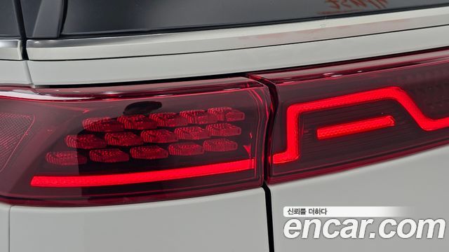 Kia Canival 2023 — photo 9