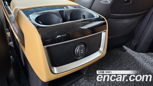 Kia Canival 2023 — photo 33