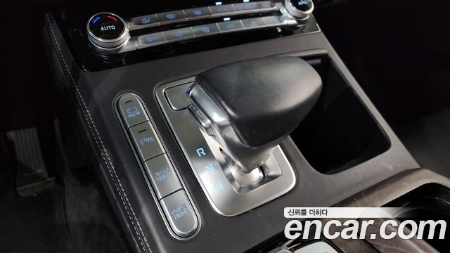 Genesis G90 2019 — photo 11
