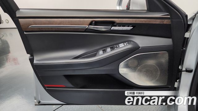Genesis G90 2019 — photo 12