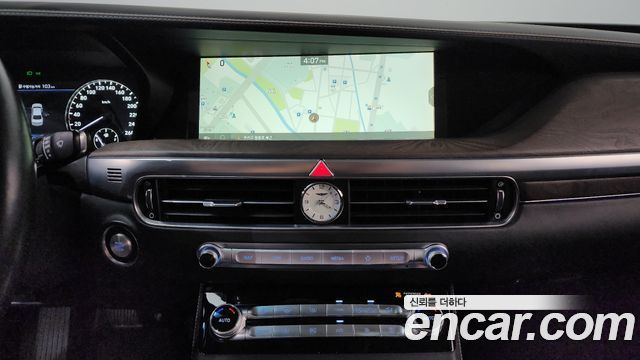 Genesis G90 2019 — photo 18