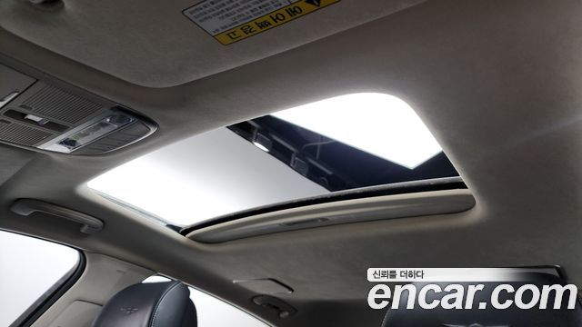 Genesis G90 2019 — photo 24