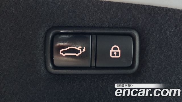 Genesis G90 2019 — photo 25