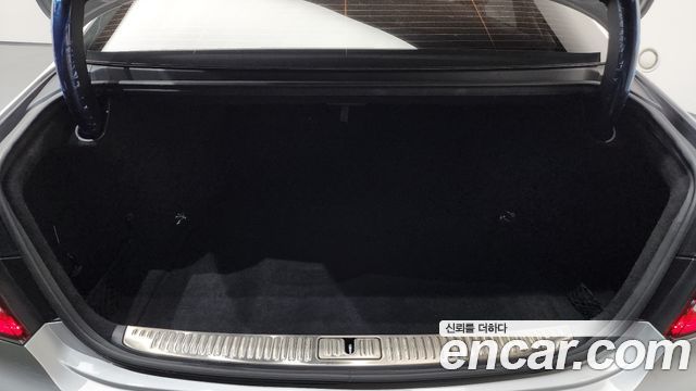 Genesis G90 2019 — photo 26