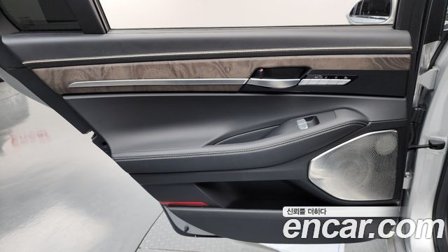 Genesis G90 2019 — photo 14