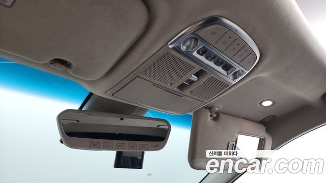 Genesis G90 2019 — photo 29
