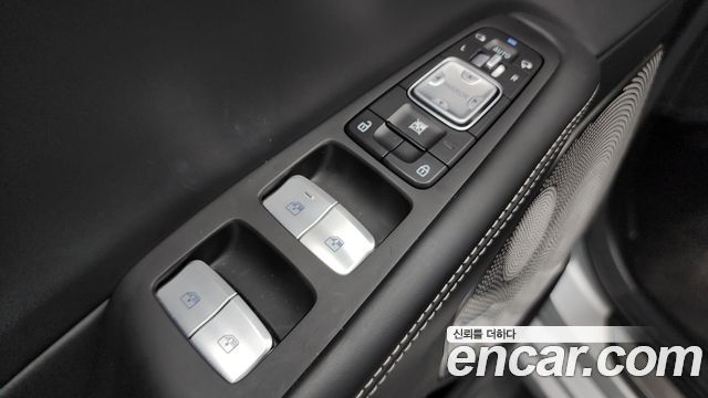 Genesis G90 2019 — photo 39