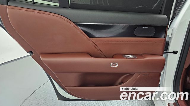 Genesis G90 2023 — photo 15