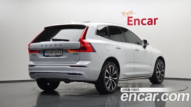 Volvo XC60 2023 — photo 2