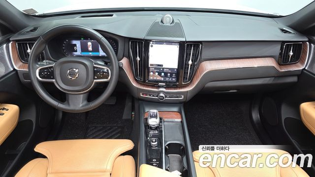 Volvo XC60 2023 — photo 10
