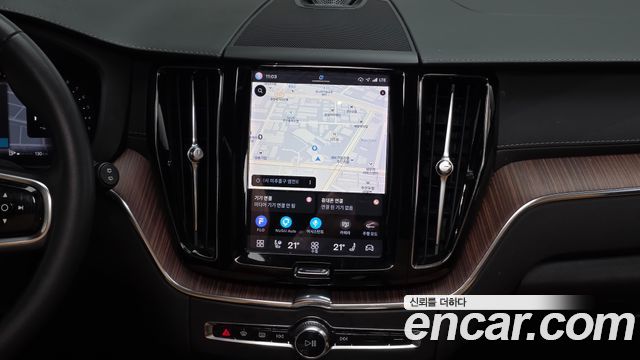 Volvo XC60 2023 — photo 20