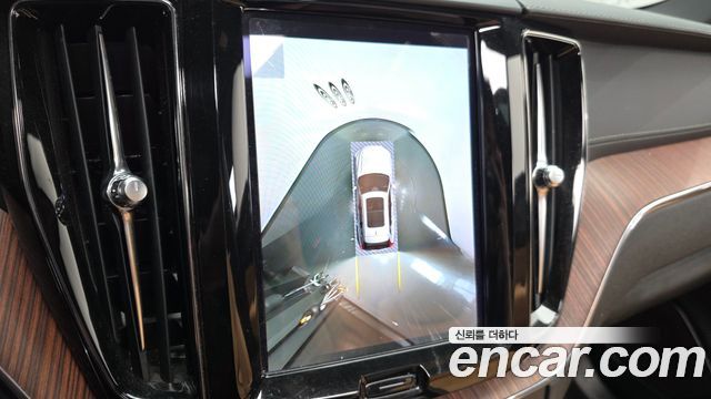 Volvo XC60 2023 — photo 21