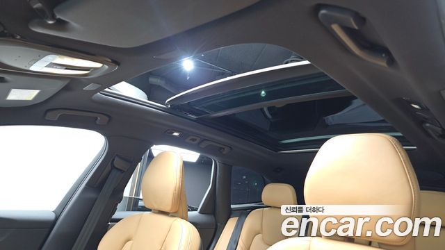 Volvo XC60 2023 — photo 25