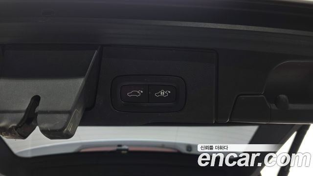 Volvo XC60 2023 — photo 29