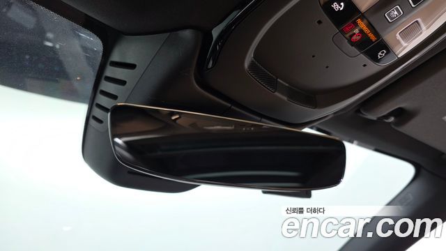 Volvo XC60 2023 — photo 30