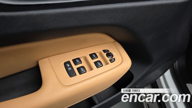 Volvo XC60 2023 — photo 33