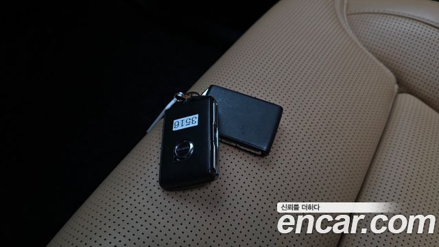 Volvo XC60 2023 — photo 35