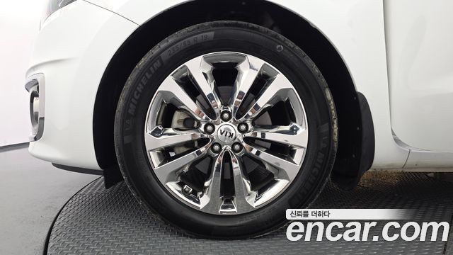 Kia Canival 2017 — photo 5