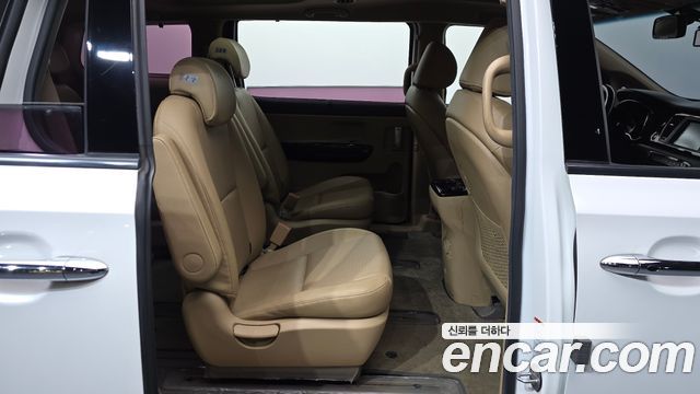 Kia Canival 2017 — photo 17