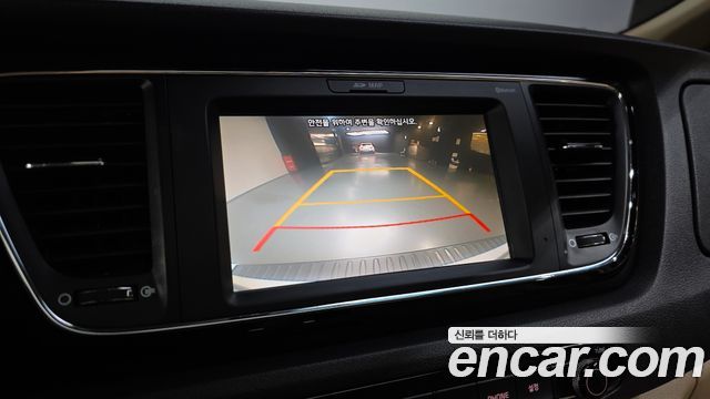 Kia Canival 2017 — photo 21