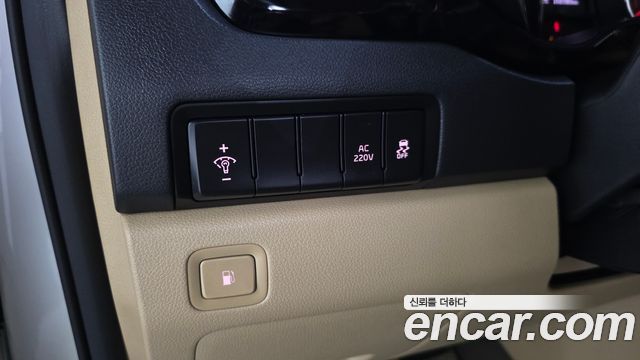 Kia Canival 2017 — photo 28