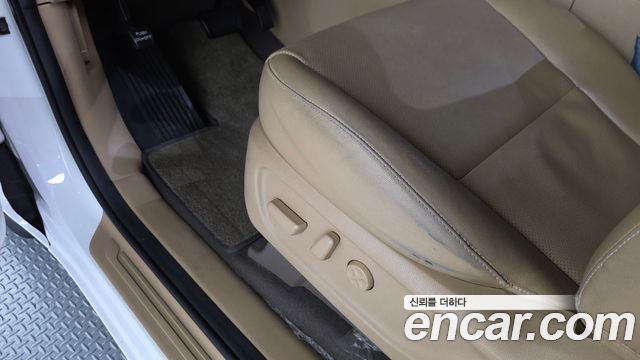 Kia Canival 2017 — photo 31
